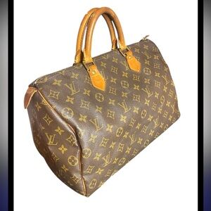 Authentic Vintage Louis Vuitton
Monogram Canvas Speedy 35
Handbag -